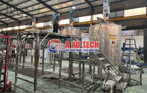 Bồn khuấy kèm sàn thao tác