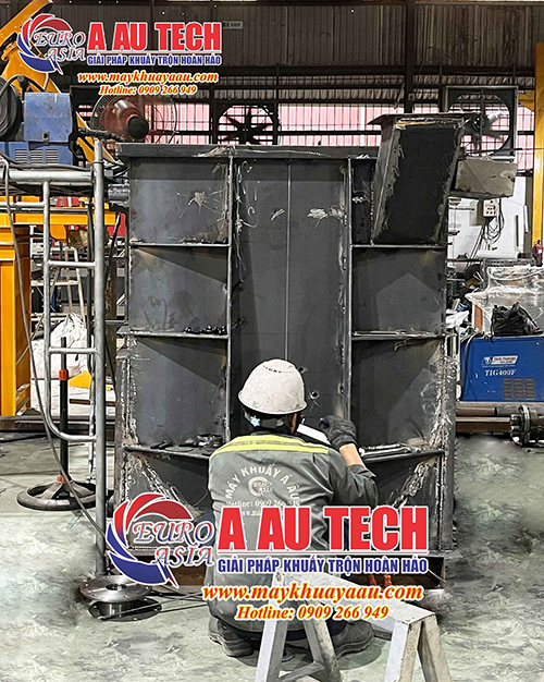 gia công máy trộn bột trét