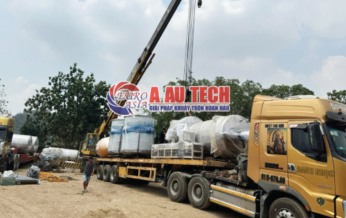 Bồn khuấy và silo chứa liệu